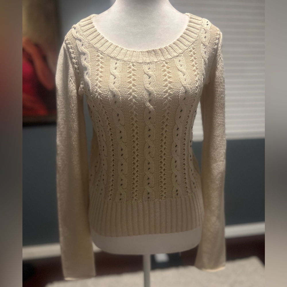 - Calvin Klein Women's Cream Cable Knit Sweater with beads. In EUC size M